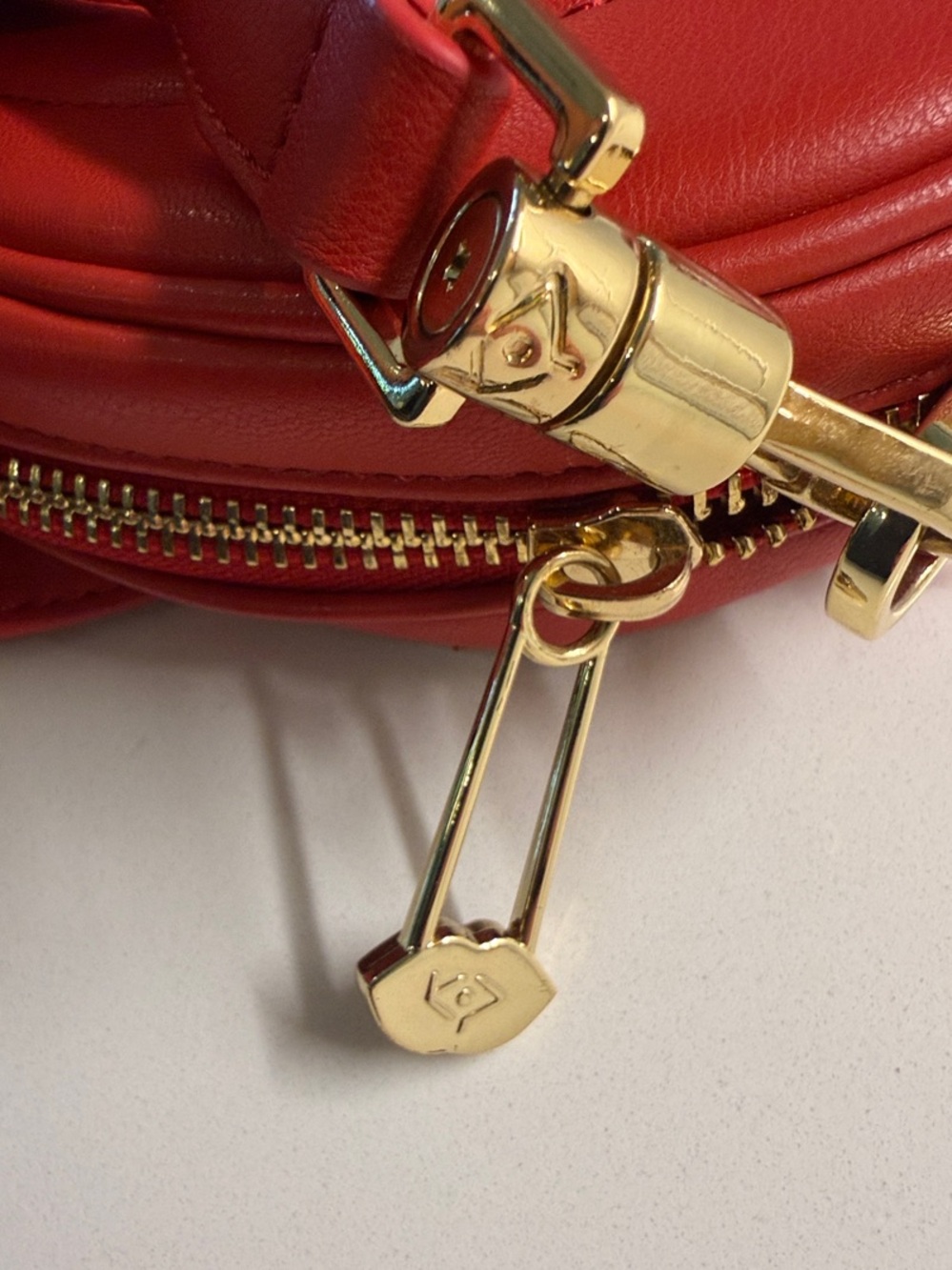 Katy Perry Heart-Shaped Crossbody Bag - Picture 5 of 5